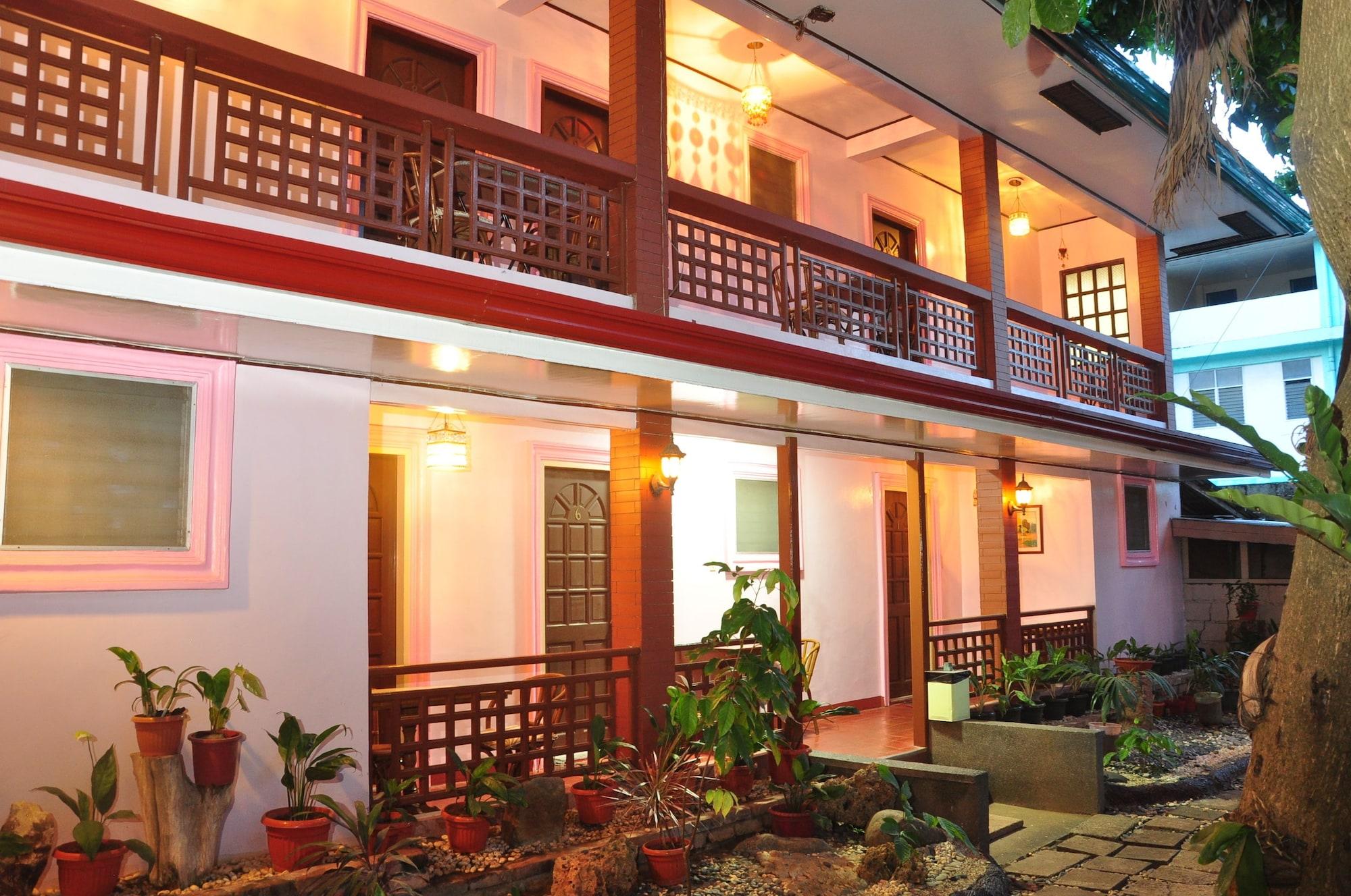 Lola Itang Pension House Tiniguiban Exterior foto
