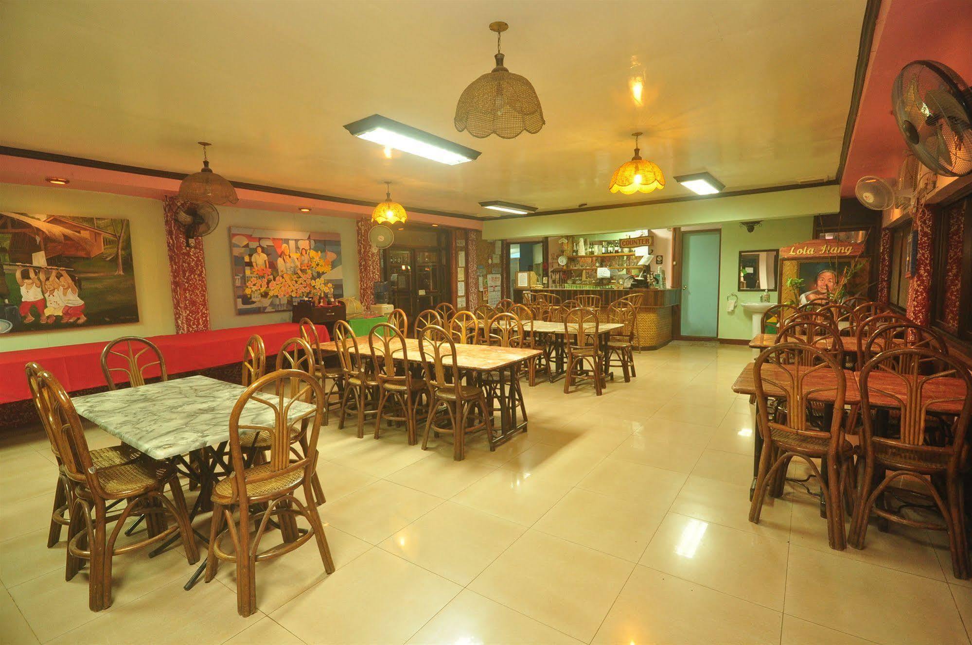 Lola Itang Pension House Tiniguiban Exterior foto
