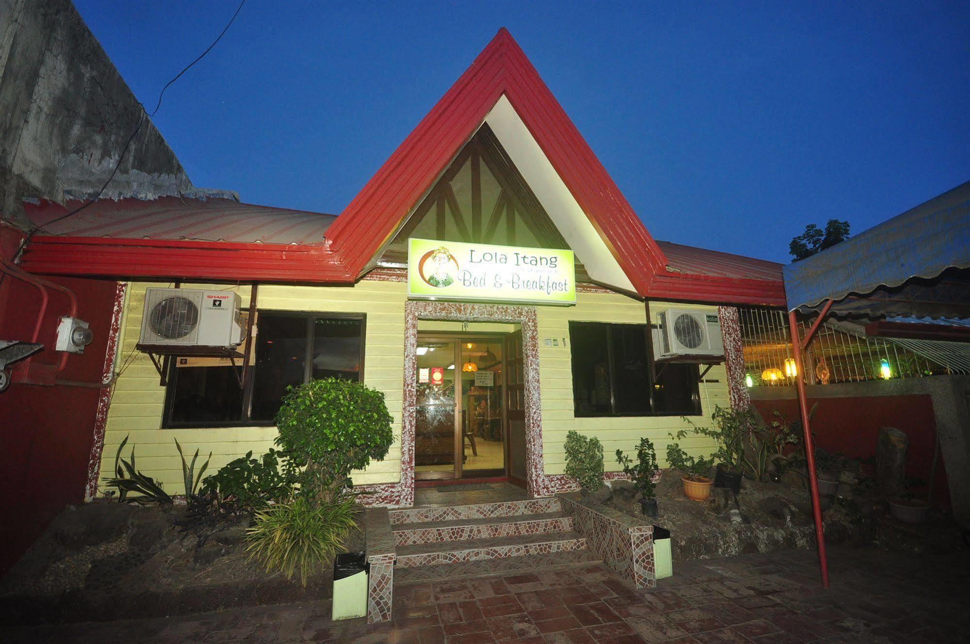 Lola Itang Pension House Tiniguiban Exterior foto