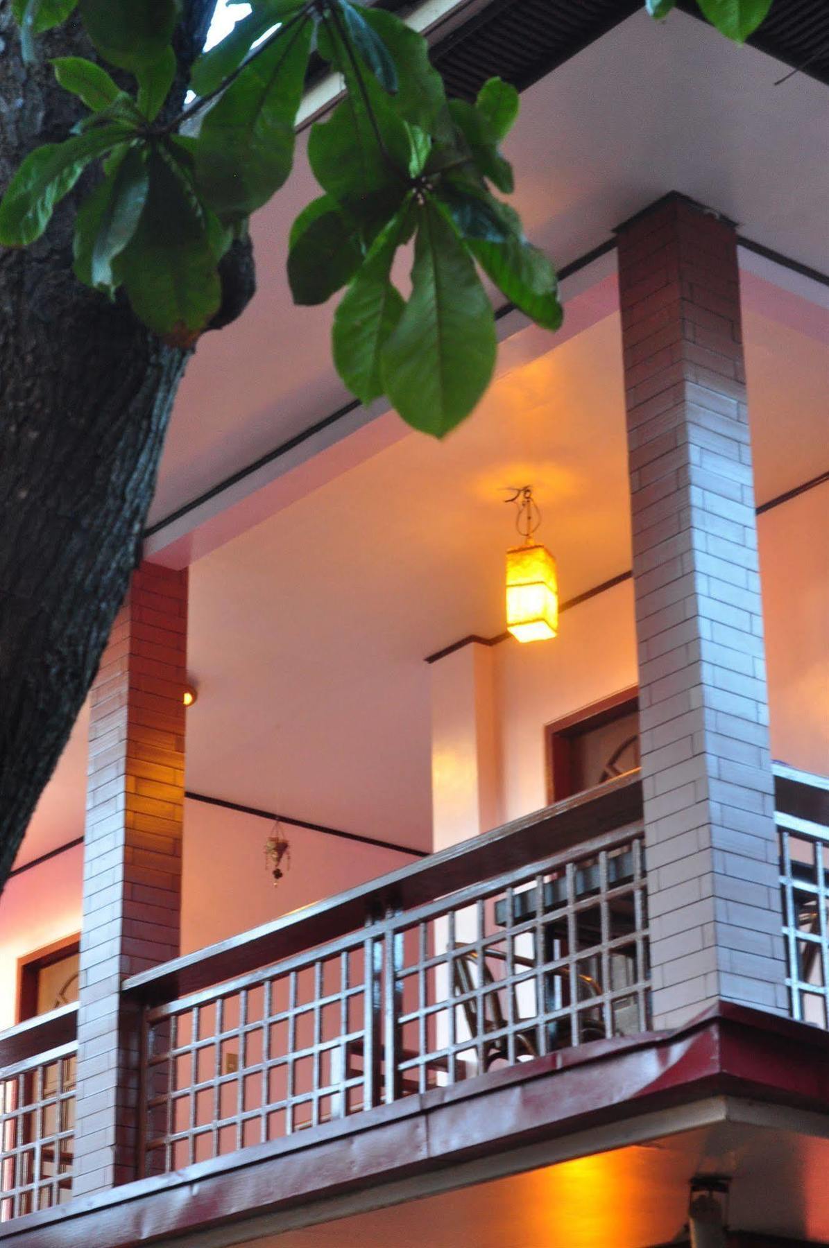 Lola Itang Pension House Tiniguiban Exterior foto