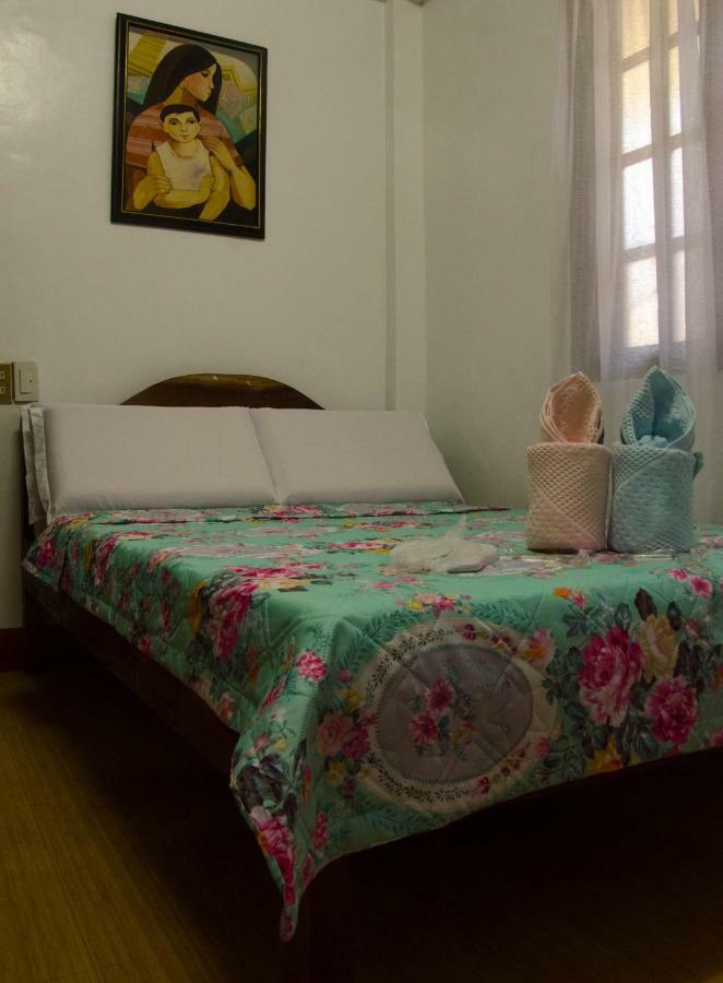 Lola Itang Pension House Tiniguiban Exterior foto