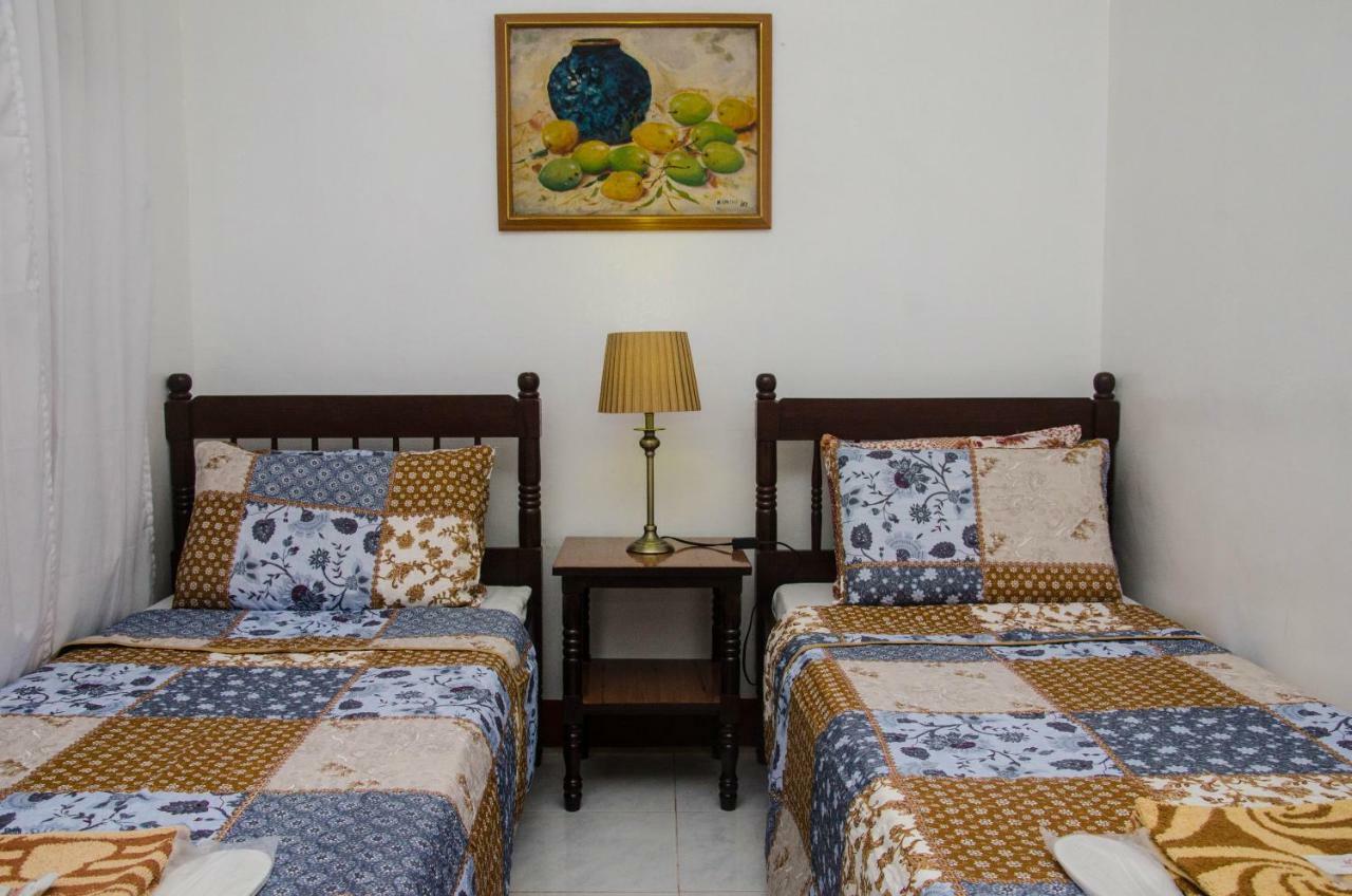 Lola Itang Pension House Tiniguiban Exterior foto